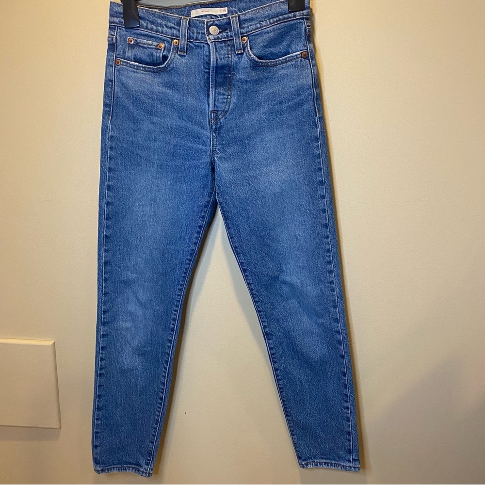 Levi wedgie straight leg jean 25
